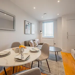 Cosy 1 Bedroom In The Heart Of Apartment