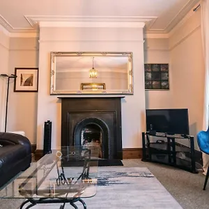 https://1-bed-aberdeen-westend-apartment-short-long-stay.hotelsaberdeenuk.com