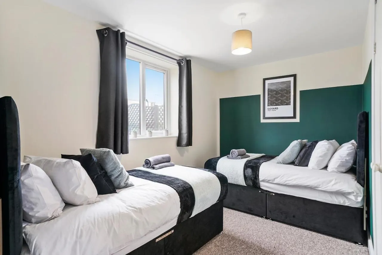 30 Percent Off! Exquisite Gems Of Southampton! - 3 Bed Apartment Totton 0*,  United Kingdom
