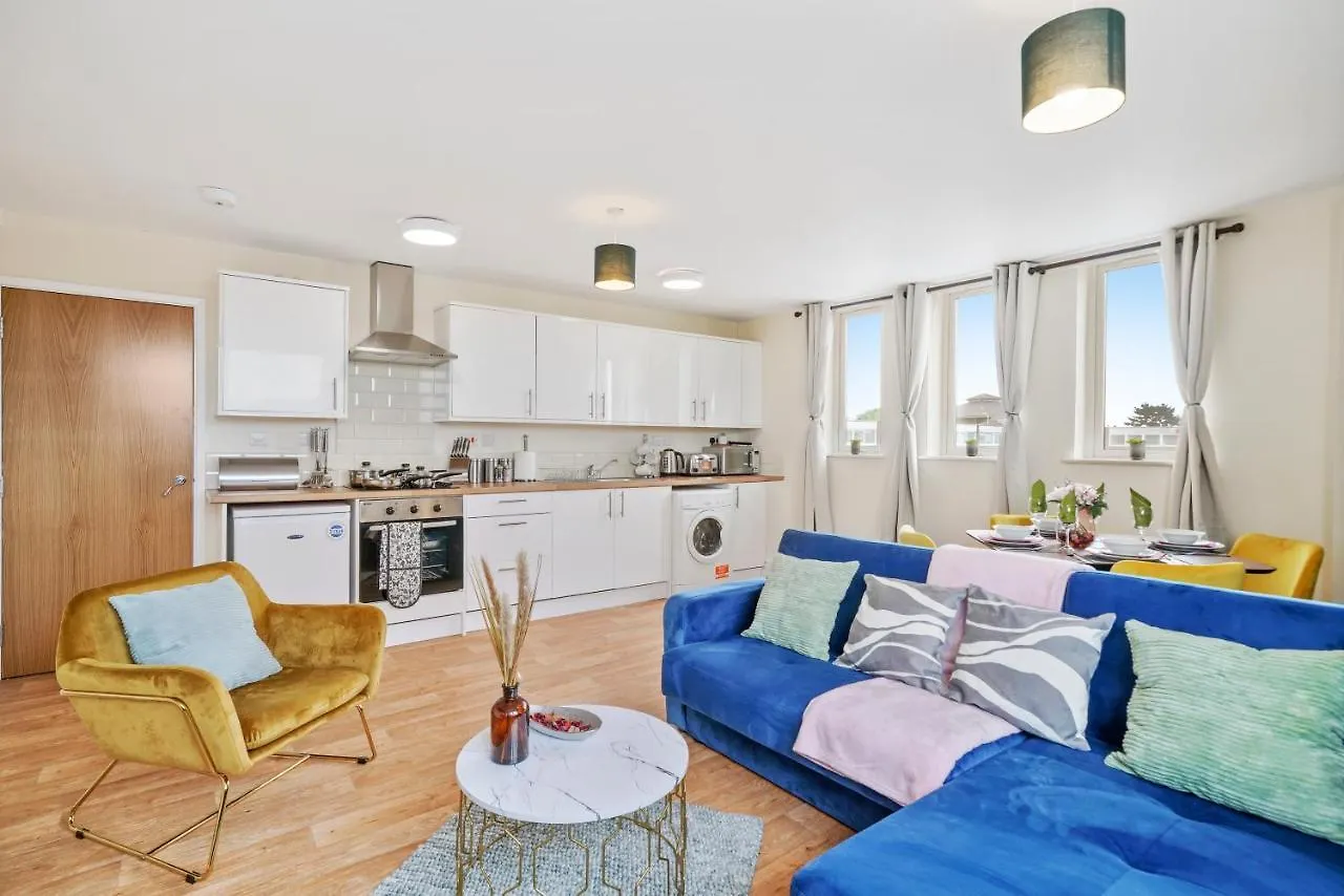 30 Percent Off! Exquisite Gems Of Southampton! - 3 Bed Apartment Totton