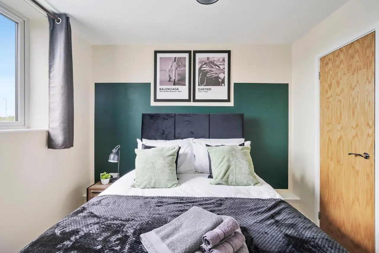 30 Percent Off! Exquisite Gems Of Southampton! - 3 Bed Apartment Totton