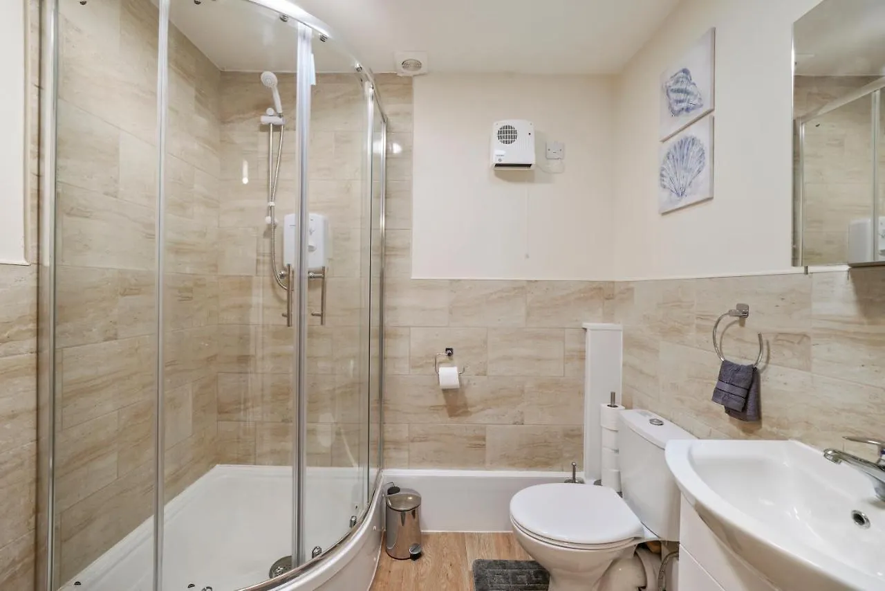 30 Percent Off! Exquisite Gems Of Southampton! - 3 Bed Apartment Totton