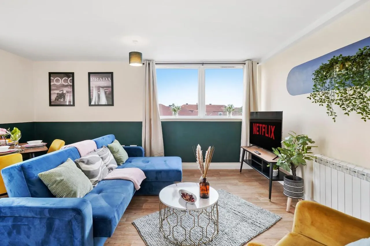 30 Percent Off! Exquisite Gems Of Southampton! - 3 Bed Apartment Totton